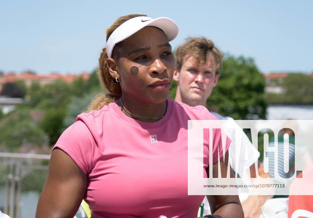 2026 Wimbledon, June 23, Practice LONDON, - JUNE 23: Serena Williams of the Unites States moves between courts during the 2026 Wimbledon, June 23, Practice at The all England club, Wimbledon on June 23, 2026 in London, GBR. London The all England club, Wimbledon GBR