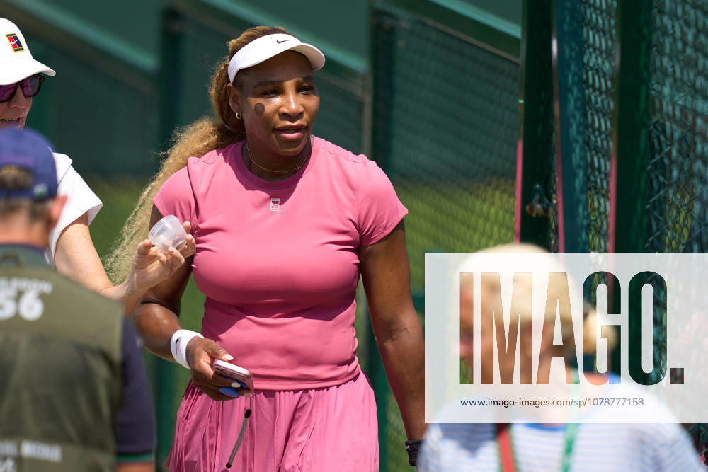 2026 Wimbledon, June 23, Practice LONDON, - JUNE 23: Serena Williams of the Unites States moves between courts during the 2026 Wimbledon, June 23, Practice at The all England club, Wimbledon on June 23, 2026 in London, GBR. London The all England club, Wimbledon GBR