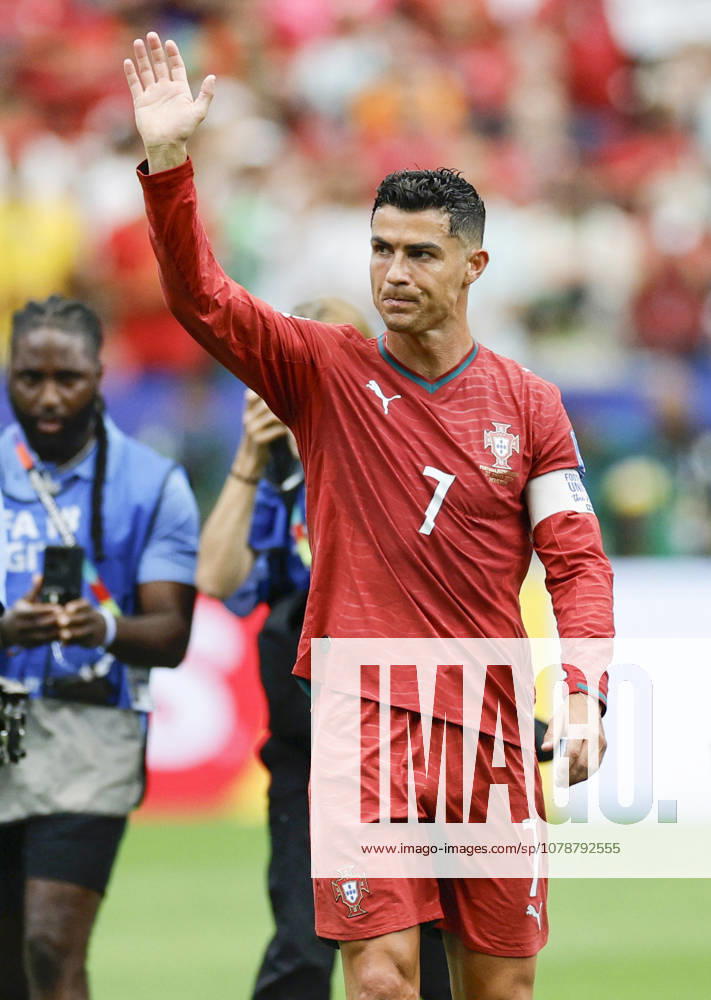 Football: 2026 World Cup Portugal s Cristiano Ronaldo acknowledges fans in the stand after his side defeated Uzbekistan 5-0 in a World Cup Group K football match at Houston Stadium in Houston on June 23, 2026. A14AA0005620001P