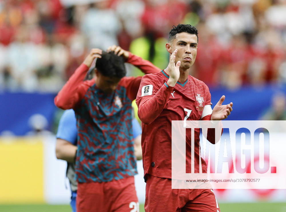 Football: 2026 World Cup Portugal s Cristiano Ronaldo (7) acknowledges fans in the stand after his side defeated Uzbekistan 5-0 in a World Cup Group K football match at Houston Stadium in Houston on June 23, 2026. A14AA0005620002P