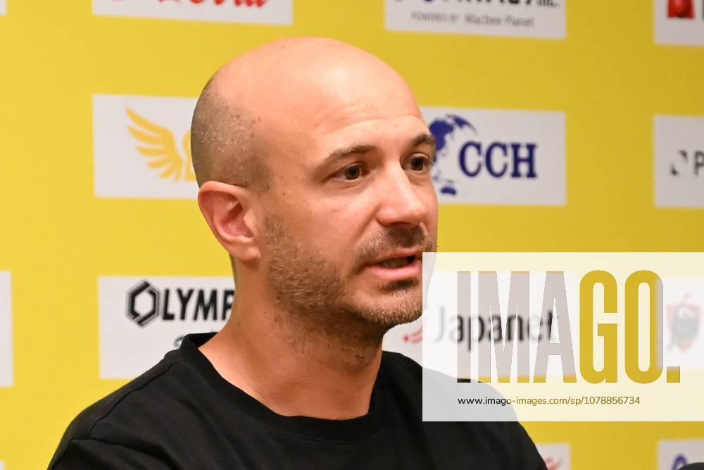 STVV s head coach Frederic De Meyer pictured during a press conference, PK, Pressekonferenz of Belgian first division soccer team Sint-Truiden VV, on Friday 26 June 2026 in Sint-Truiden, in preparation of the upcoming 2026-2027 Belgian first division soccer season. JILLxDELSAUX x179366812x