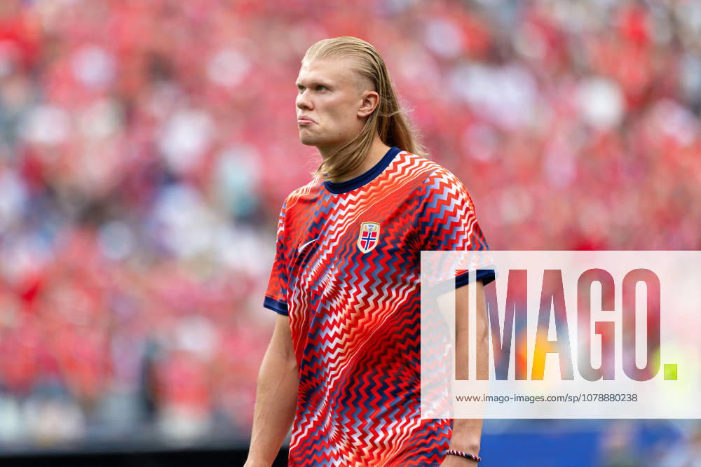 Foxborough, Massachusetts, USA; Norway forward Erling Haaland (9) walks on the field during warmups ahead of a FIFA World Cup, WM, Weltmeisterschaft, Fussball 2026 Group I match between Norway and France at Boston Stadium. (c) CSM - ZUMAc04_ 20260626_zma_c04_184