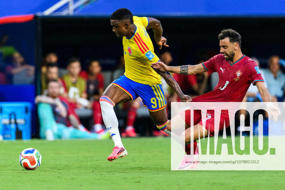 Jhon Córdoba of Colombia and Bruno Fernandes of Portugal during the 2026 FIFA World Cup group stage soccer match between Colombia and Portugal on June 27, 2026 in Miami. Photo by Jon Olav Nesvold, BILDBYRAN COP 217 JE0137 soccer football fotball World Cup soccer World Cup 2026 FIFA World Cup 2026 17 bbeng