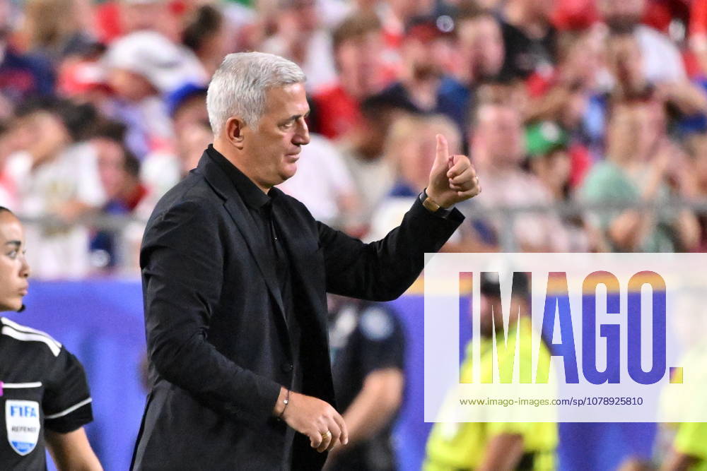 FIFA World Cup, WM, Weltmeisterschaft, Fussball 2026 - Group J - Algeria vs Austria Algeria s head coach Vladimir Petkovic gestures during the FIFA World Cup 2026 group stage match Algeria against Austria, in Kansas City, Missouri, USA, 27 June 2026. KANSAS CITY United States