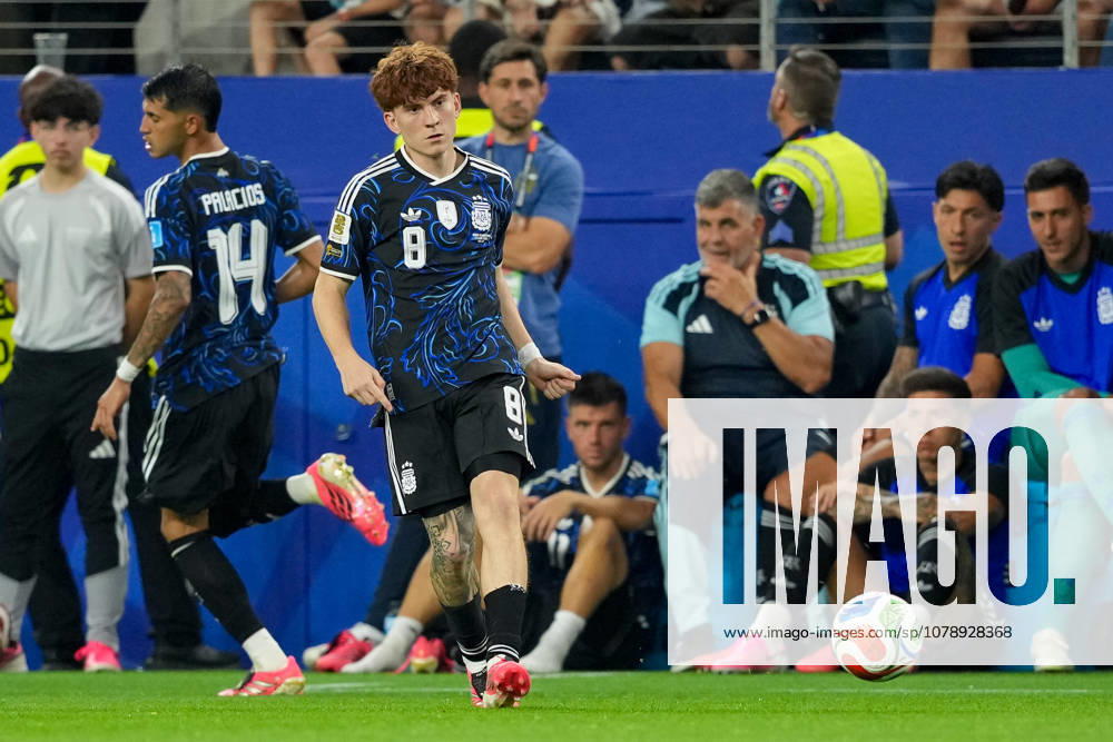 Valentin Barco of Argentina controls the ball during the 2026 FIFA World Cup Group J match between Jordan and Argentina at Dallas Stadium on June 27, 2026, in Dallas, United States. Photo by Torbjorn Tande, DeFodi Images