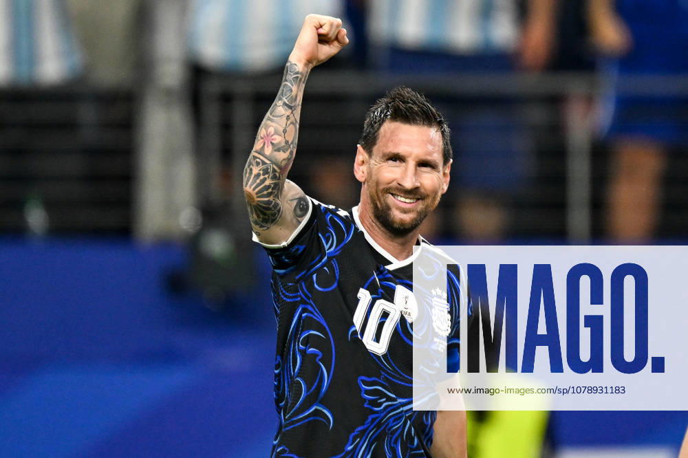 Argentina forward Lionel Messi (10) celebrates after a 2nd half score during FIFA World Cup, WM, Weltmeisterschaft, Fussball group stage action between Argentina and Jordan at Dallas Stadium in Arlington, Texas. Cal Media Arlington USA - ZUMAc04_ 20260627_zma_c04_455