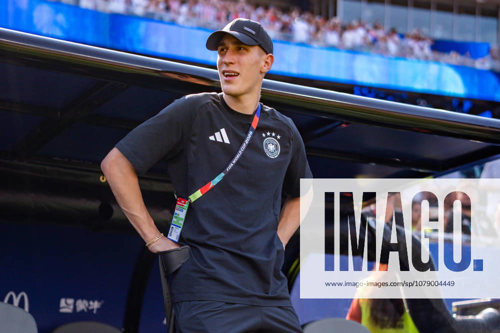 2026 FIFA World Cup, Round of 32, Germany vs. Paraguay, June 29, 2026, Boston Stadium: Nico Schlotterbeck of Germany on crutches