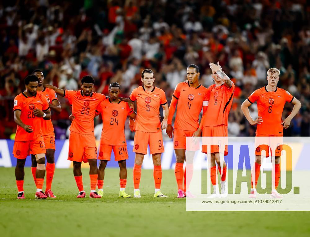 KW27 MONTERREY - Quinten Timber of the Netherlands, Denzel Dumfries of the Netherlands, Jorrel Hato of the Netherlands, Crysencio Summerville of the Netherlands, Marten de Roon of the Netherlands, Virgil van Dijk of the Netherlands, Wout Weghorst of the Netherlands and Jan Paul van Hecke of the Netherlands during the penalty shootout at the 2026 FIFA World Cup, WM, Weltmeisterschaft, Fussball knockout phase match between the Netherlands and Morocco at Monterrey Stadium on June 29, 2026 in Monterrey, Mexico. KOEN VAN WEEL ANP FIFA World Cup 2026 - round of 32 2026 ANPxSportx IVx 562421842 originalFilename: 562421842