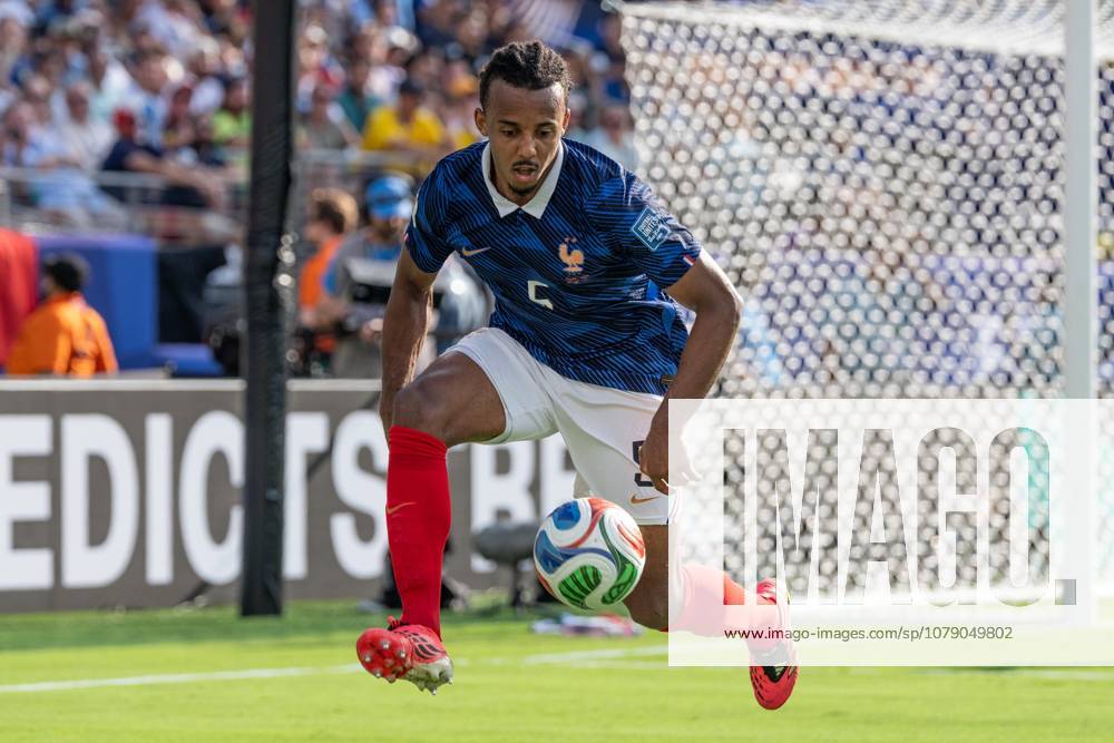 Defender Jules Kounde (5) of France national team, Nationalteam controls the ball during Round of 32 elimination game between France and Sweden at New York New Jersey Stadium at Rutherford in New Jersey, USA on June 30, 2026. France won 3 - 0 and progress to Round of 16 against Paraguay. FIFA World Cup, WM, Weltmeisterschaft, Fussball 2026: Round Of 32 Fraance Vs. Sweden - ZUMAr339 20260630_znp_r339_028
