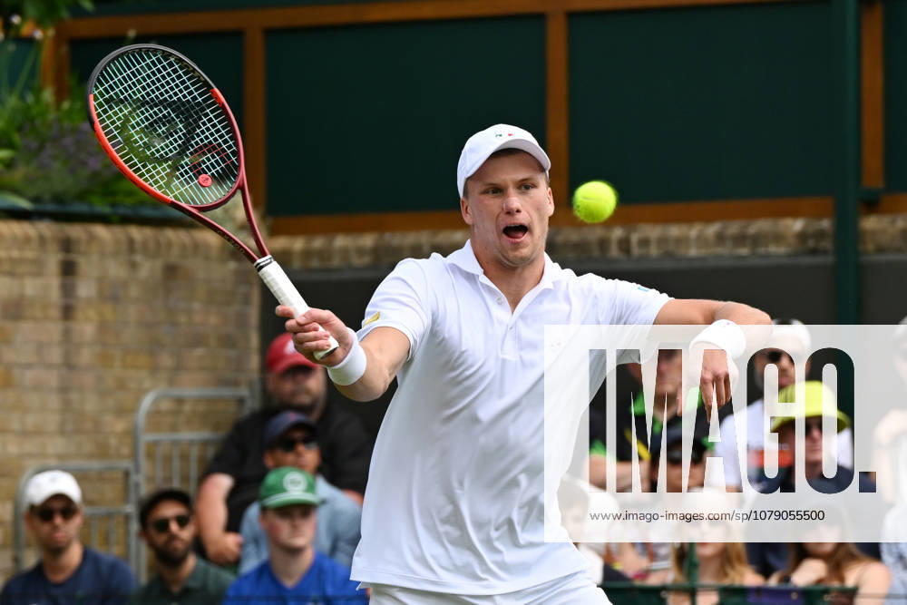 Wimbledon Tennis Championships 2026 - Day 3 LONDON, UNITED KINGDOM - July 01: Jenson Brooksby of the United States plays against Ignacio Buse of Peru in the Mens singles second round match against during day three of The Wimbledon Tennis Championships at All England Lawn Tennis and Croquet Club on July 01, 2026 in London, United Kingdom Ray Tang Anadolu London United Kingdom. Editorial use only. Please get in touch for any other usage.