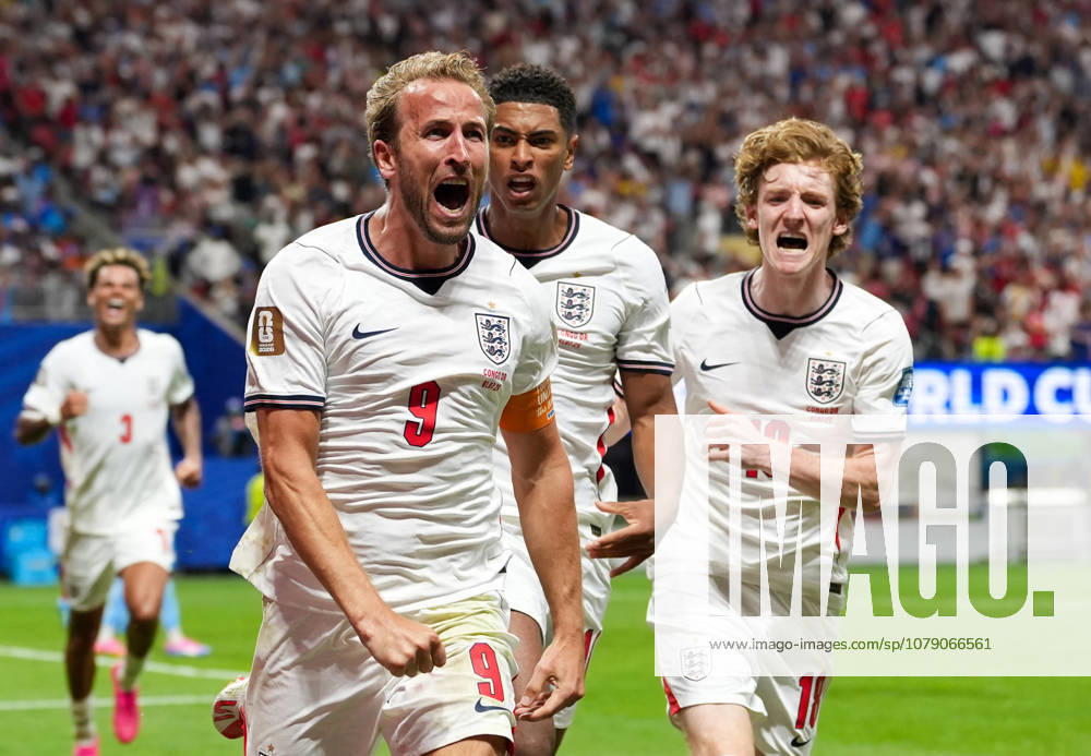 Harry Kane (England), 9, Jude Bellingham (England), 10, and Anthony Gordon (England), 18, celebrate after Kane s goal against the U.S., FIFA World Cup, Round of 32, England vs. DR Congo, Atlanta, July 1, 2026 FIFA World Cup, Round of 32, England vs. DR Congo, Atlanta, July 1, 2026 Atlanta