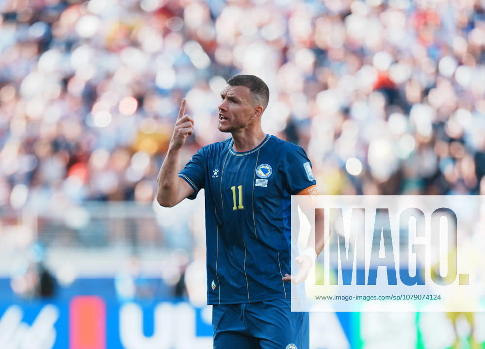 (260702) -- SAN FRANCISCO, July 2, 2026 -- Edin Dzeko of Bosnia and Herzegovina reacts during the round of 32 match between the United States and Bosnia and Herzegovina at the 2026 FIFA World Cup, WM, Weltmeisterschaft, Fussball at San Francisco Bay Area Stadium in San Francisco, the United States, July 1, 2026. ) (SP)U.S.-SAN FRANCISCO-FOOTBALL-FIFA WORLD CUP-ROUND OF 32-USA VS BIH XuxChang