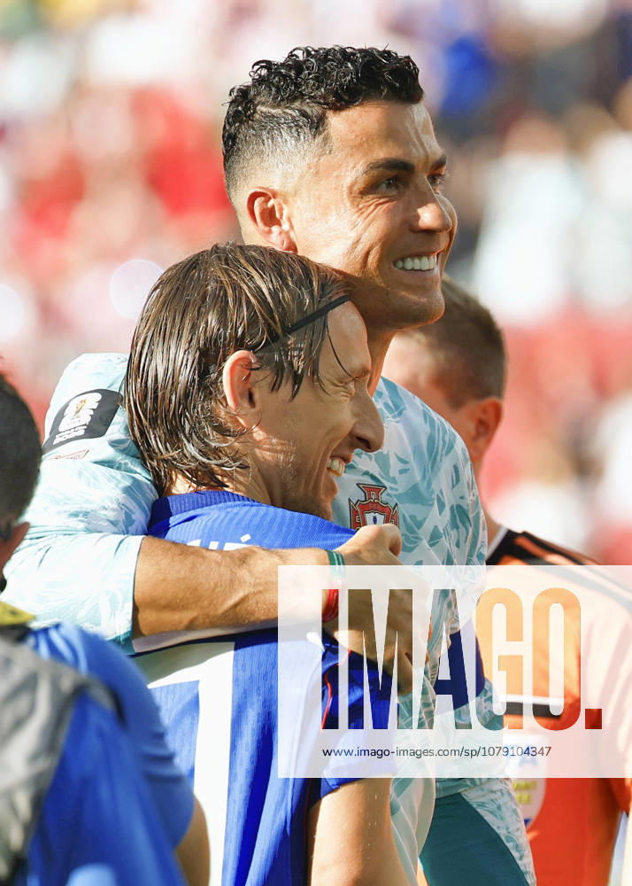 Football: 2026 World Cup Portugal s Cristiano Ronaldo (back) hugs Croatia s Luka Modric ahead of a World Cup round of 32 football match between Portugal and Croatia at Toronto Stadium in Toronto on July 2, 2026. A14AA0005621364P