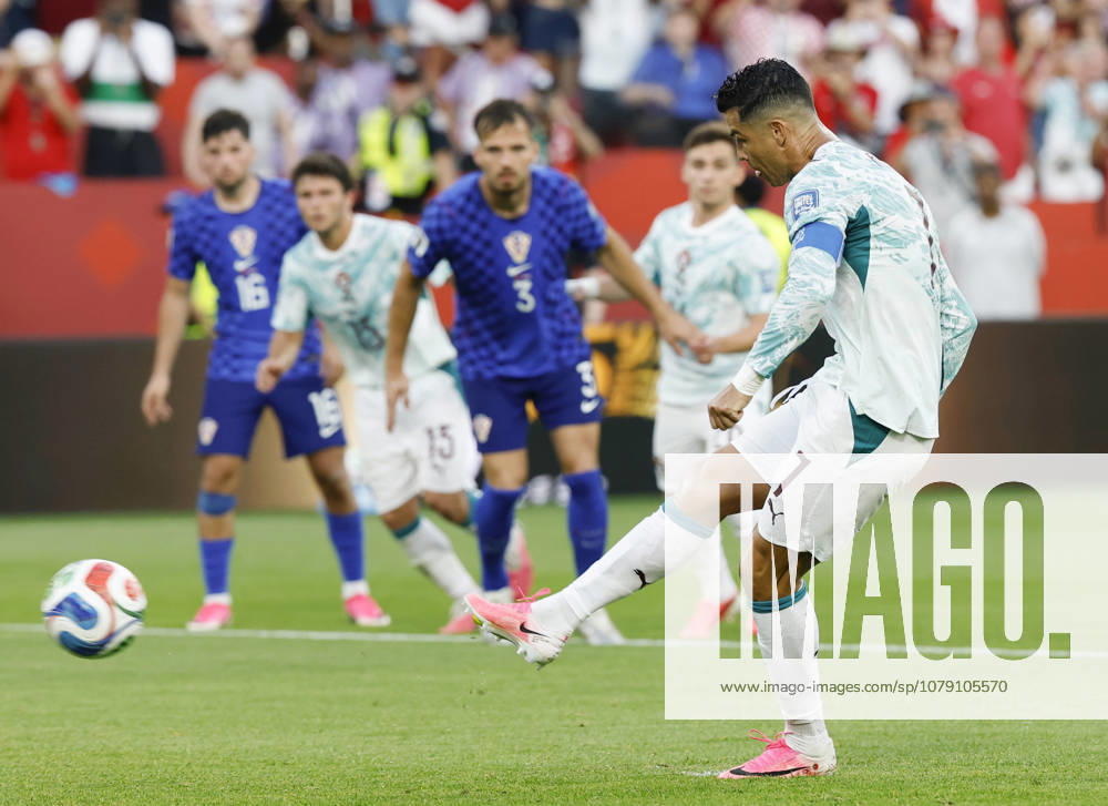 Football: 2026 World Cup Portugal s Cristiano Ronaldo (foreground) scores his team s first goal from the penalty spot in the second half of a World Cup round of 32 football match against Croatia at Toronto Stadium in Toronto on July 2, 2026. A14AA0005621430P