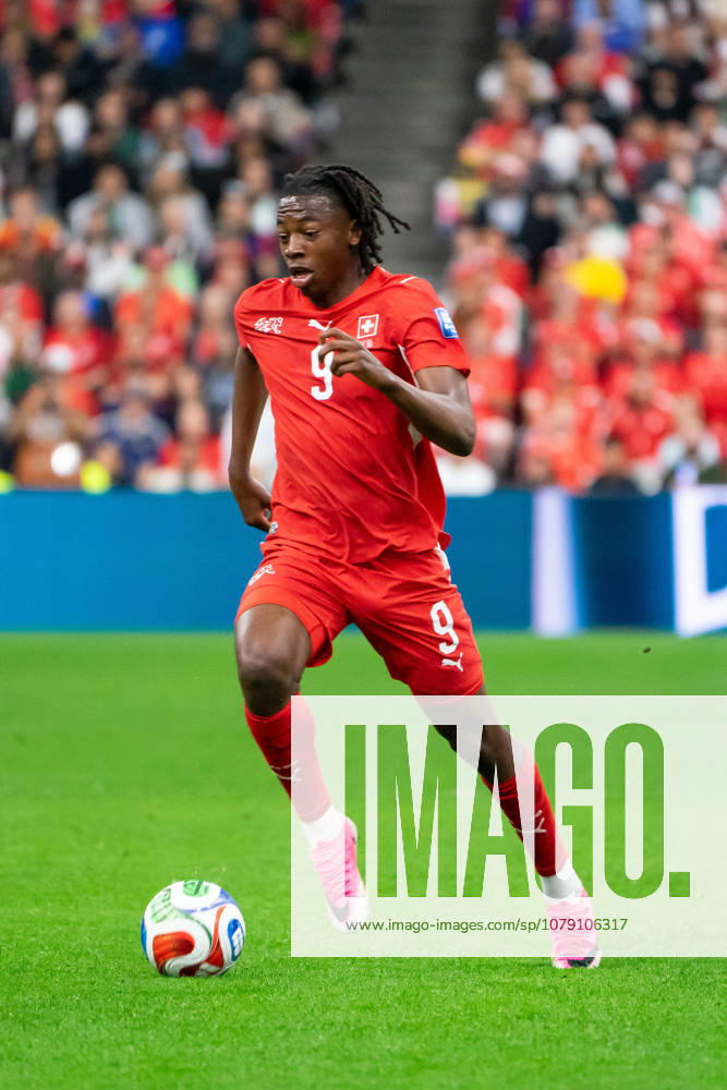 Johan Manzambi of Switzerland controls the ball during the FIFA World Cup, WM, Weltmeisterschaft, Fussball 2026 Round of 32 match between Switzerland and Algeria at BC Place Vancouver Stadium on July 2, 2026 in Vancouver, British Columbia, Canada.