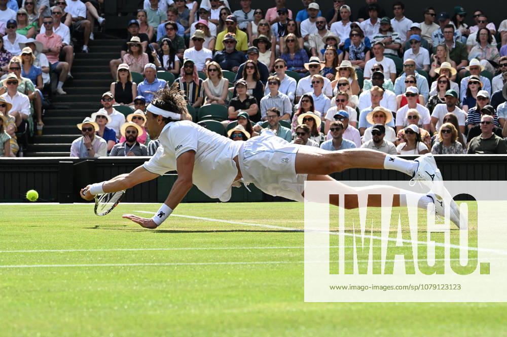 The Championships Wimbledon 2026 The Championships Wimbledon 2026 Day 5 03 .07 2026 Aerthus Rinderknech (FRA) dives as he loses second round match to Novak Djokovic (SRB) Photo:- Roger Parker International Sports Fotos Ltd London UK