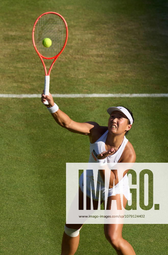 2026 Wimbledon, July 03, Day 5 LONDON, - JULY 3: Claire Liu of the United States plays a shot against Coco Gauff of the United States during their third round match at 2026 Wimbledon, July 03, Day 5 at The all England club, Wimbledon on July 3, 2026 in London, GBR. London The all England club, Wimbledon GBR