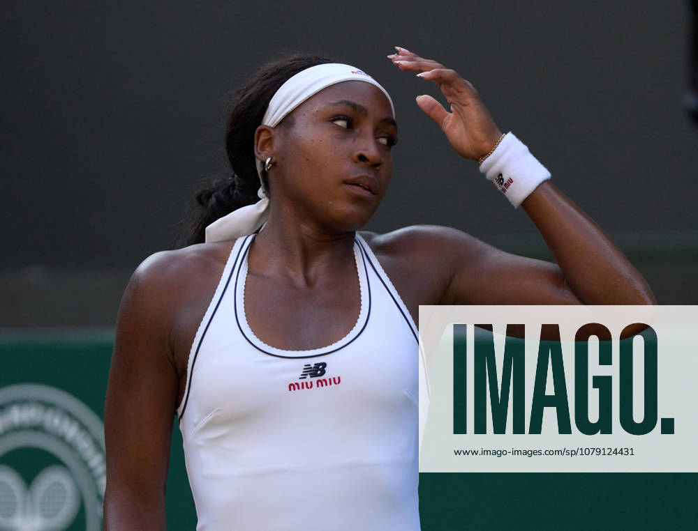 2026 Wimbledon, July 03, Day 5 LONDON, - JULY 3: Coco Gauff of the United States reacts against Claire Liu of the United States during their third round match at 2026 Wimbledon, July 03, Day 5 at The all England club, Wimbledon on July 3, 2026 in London, GBR. London The all England club, Wimbledon GBR