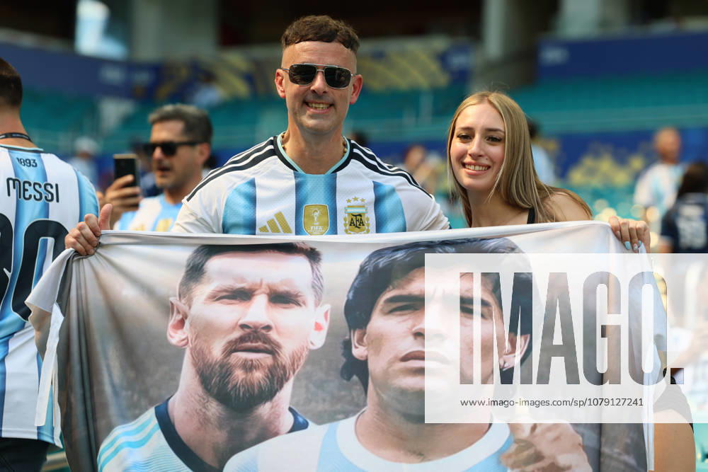 Argentina v Cabo Verde: Round of 32 - FIFA World Cup, WM, Weltmeisterschaft, Fussball 2026 Argentina fans in the stand Holding Messi and Maradona banner before the FIFA World Cup 2026 Round Of 32 match between Argentina and Cabo Verde at Miami Stadium on July 3, 2026 in Miami Gardens, United States. Miami Gardens Miami Stadium FL United States