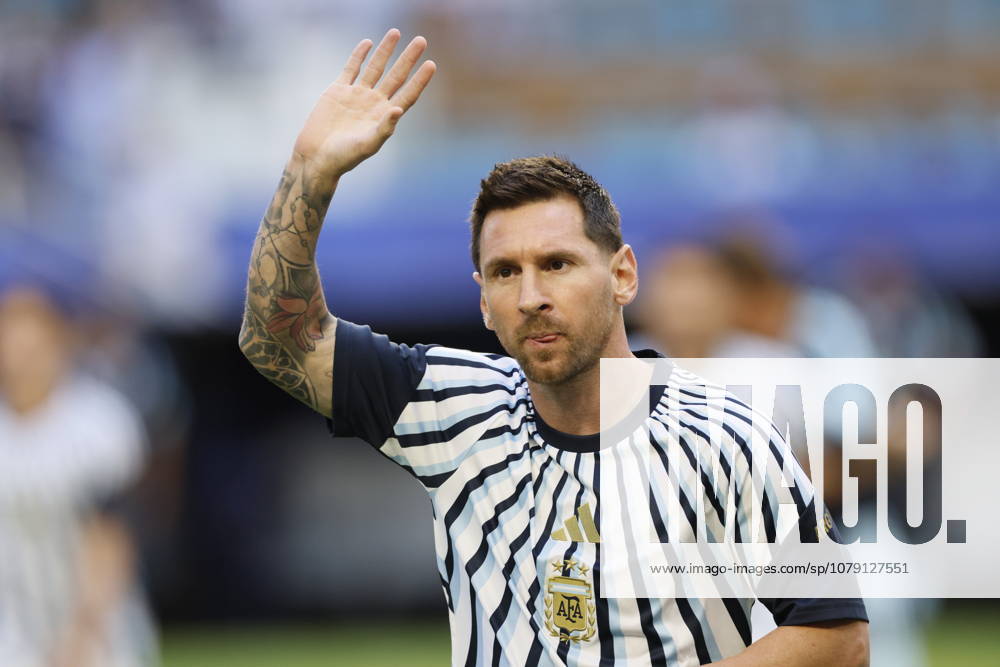 Argentina v Cabo Verde: Round of 32 - FIFA World Cup, WM, Weltmeisterschaft, Fussball 2026 Lionel Messi of Argentina waves at fans before the FIFA World Cup 2026 Round Of 32 match between Argentina and Cabo Verde at Miami Stadium on July 3, 2026 in Miami Gardens, United States. Miami Gardens Miami Stadium FL United States