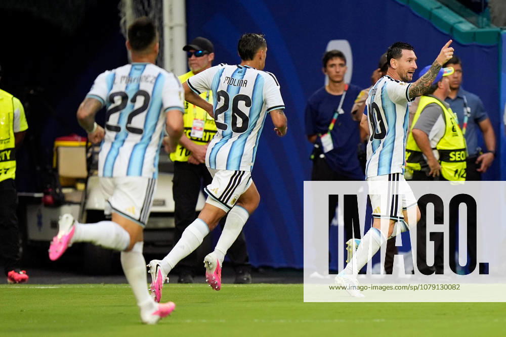 2026-07-04 Argentina v Cabo Verde - Round Of 32 - FIFA World Cup, WM, Weltmeisterschaft, Fussball 2026 MIAMI GARDENS, UNITED STATES - JULY 3: Lionel Messi of Argentina celebrates after scoring the team s first goal with Lautaro Martinez of Argentina, Nahuel Molina of Argentina during the Round Of 32 - FIFA World Cup 2026 match between Argentina and Cabo Verde at Miami Stadium on July 3, 2026 in Miami Gardens, Florida. (Photo by Pablo Morano BSR Agency) Miami Gardens United States Content not available for redistribution in The Netherlands directly or indirectly through any third parties.