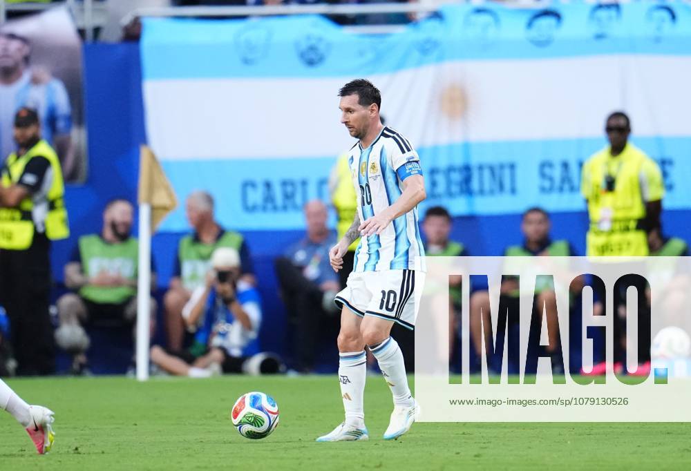 Argentina v Cape Verde - FIFA World Cup, WM, Weltmeisterschaft, Fussball 2026 - Round of 32 FLORIDA, USA - JULY 03: Lionel Messi of Argentina controls the ball during the 2026 FIFA World Cup Round of 32 match between Argentina and Cape Verde at the Hard Rock Stadium (Miami Stadium) in Miami Gardens, Florida, United States on July 03, 2026. Jose Hernandez Anadolu Florida United States. Editorial use only. Please get in touch for any other usage.