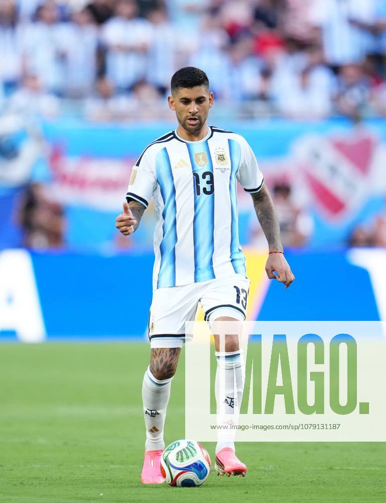 Argentina v Cape Verde - FIFA World Cup, WM, Weltmeisterschaft, Fussball 2026 - Round of 32 FLORIDA, USA - JULY 03: Cristian Romero of Argentina drives the ball during the 2026 FIFA World Cup Round of 32 match between Argentina and Cape Verde at the Hard Rock Stadium (Miami Stadium) in Miami Gardens, Florida, United States on July 03, 2026. Jose Hernandez Anadolu Florida United States. Editorial use only. Please get in touch for any other usage.