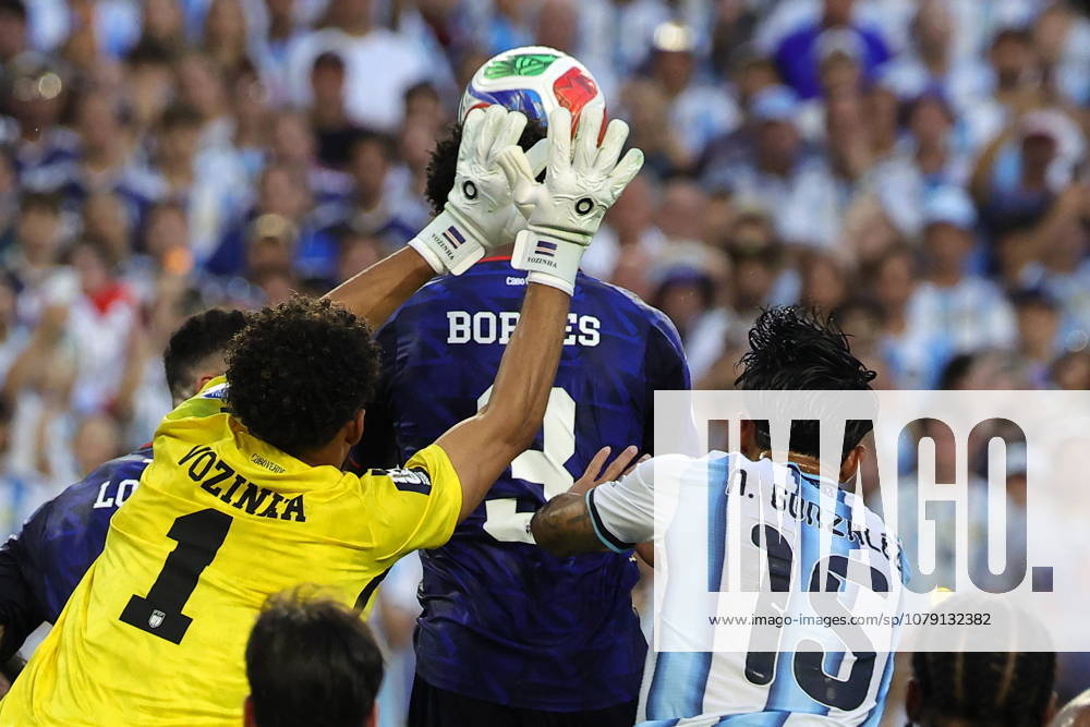 FIFA World Cup, WM, Weltmeisterschaft, Fussball 2026 - Round of 32 - Argentina vs Cape Verde Goalkeeper Vozinha of Cape Verde in action during the FIFA World Cup 2026 Round of 32 match Argentina against Cape Verde, in Miami, Florida, USA, 03 July 2026. MIAMI United States