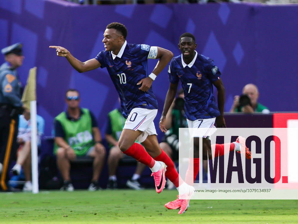 France forward KYLIAN MBAPPE (10) points to his bench after scoring a goal with France forward OUSMANE DEMBELE (7) celebrating with him during the 2026 FIFA World Cup, WM, Weltmeisterschaft, Fussball round of 32 match between France and Sweden at MetLife Stadium in East Rutherford, NJ East Rutherford USA - ZUMAr225 20260703_zsp_r225_035