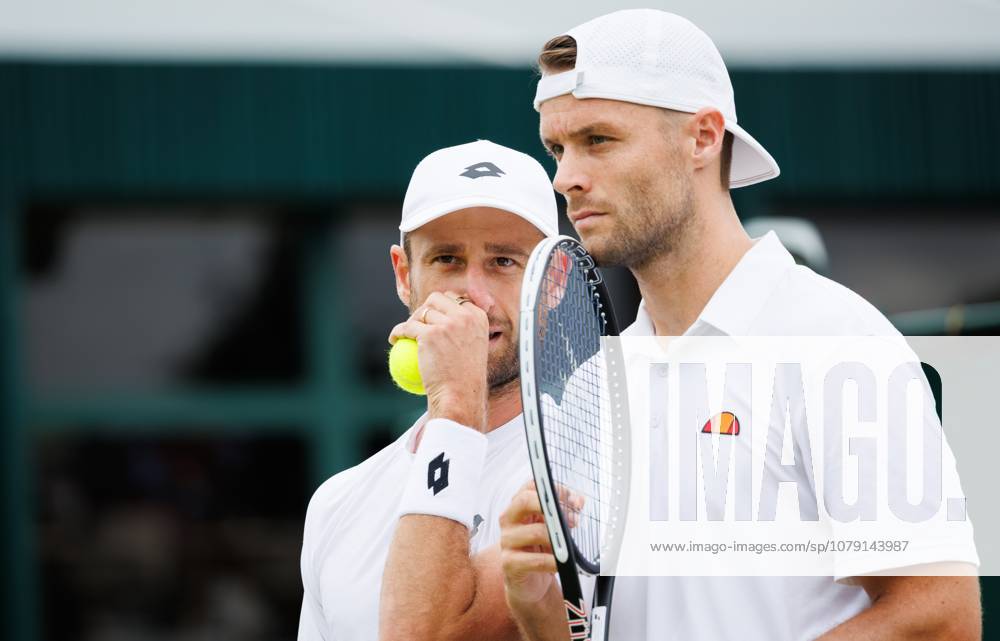 Belgian Sander Gille and Dutch Sem Verbeek pictured during a doubles tennis match between Argentinian-Spain pair Zeballos - Granollers and Belgian-Dutch pair Gille-Verbeek, in the second round of the Men s doubles at the Wimbledon grand slam tennis tournament in London, Britain, Saturday 04 July 2026. BENOITxDOPPAGNE x180331529x
