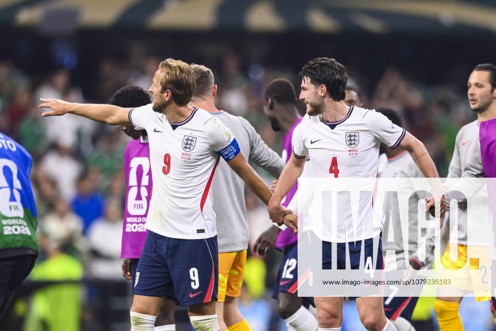 England players celebrate after winning the match during the FIFA World Cup, WM, Weltmeisterschaft, Fussball 2026 match between Mexico and England. Mexico hosted England at Mexico City Stadium on July 6, 2026 in Mexico City, Mexico Soccer 2026: Mexico 2:3 England - FIFA World Cup 2026 - ZUMAf196 20260706_zsp_f196_035