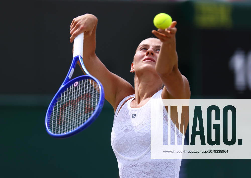 Wimbledon Championships 2026, Day 8, AELTC Wimbledon, London, UK - 06 07 2026 Marta Kostyuk (UKR) serves during her fourth round match against Ashlyn Krueger (USA) in the 2026 Wimbledon Championships at the AELTC London London AELTC Wimbledon London GBR, UK NEWSPAPERS OUT