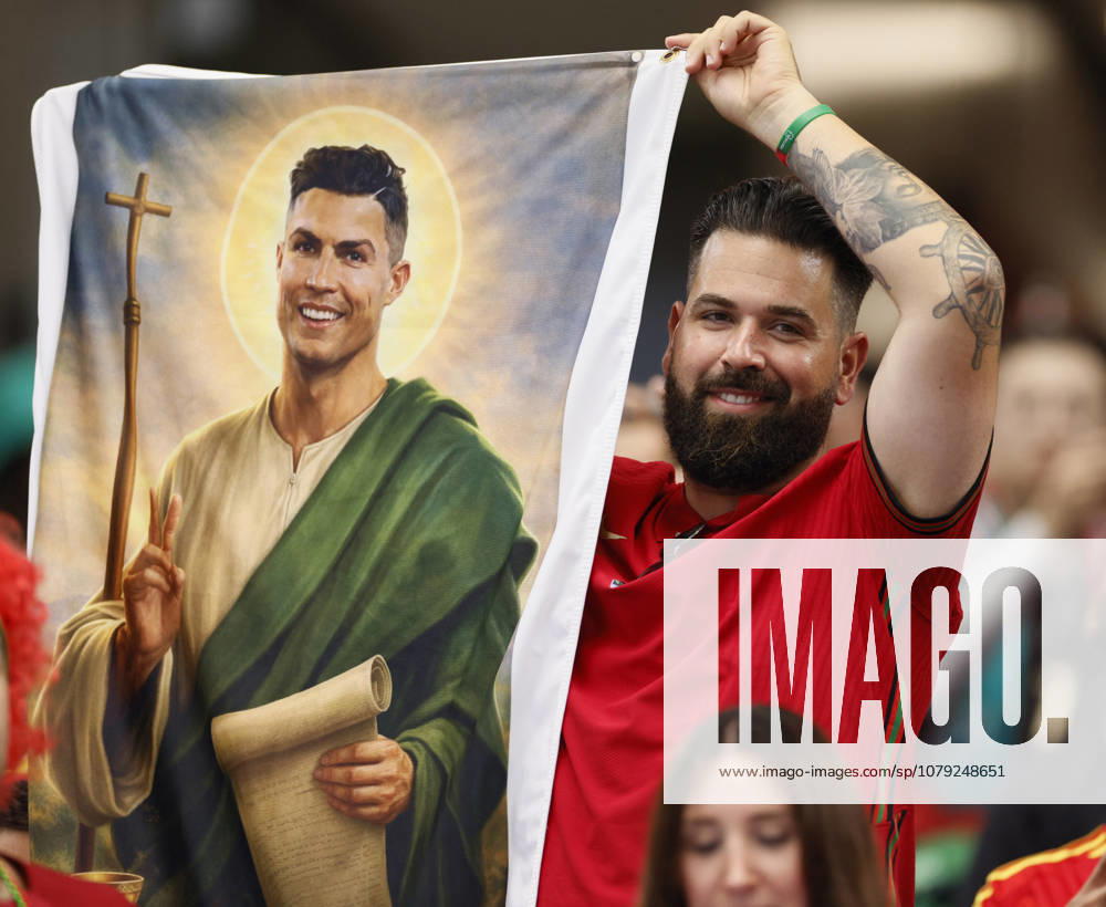 Portugal v Spain: Round of 16 - FIFA World Cup, WM, Weltmeisterschaft, Fussball 2026 Portugal fans with Cristiano Ronaldo religious style banner the FIFA World Cup 2026 Round Of 16 match between Portugal and Spain at Dallas Stadium on July 6, 2026 in Arlington, United States. Arlington Dallas Stadium TX United States