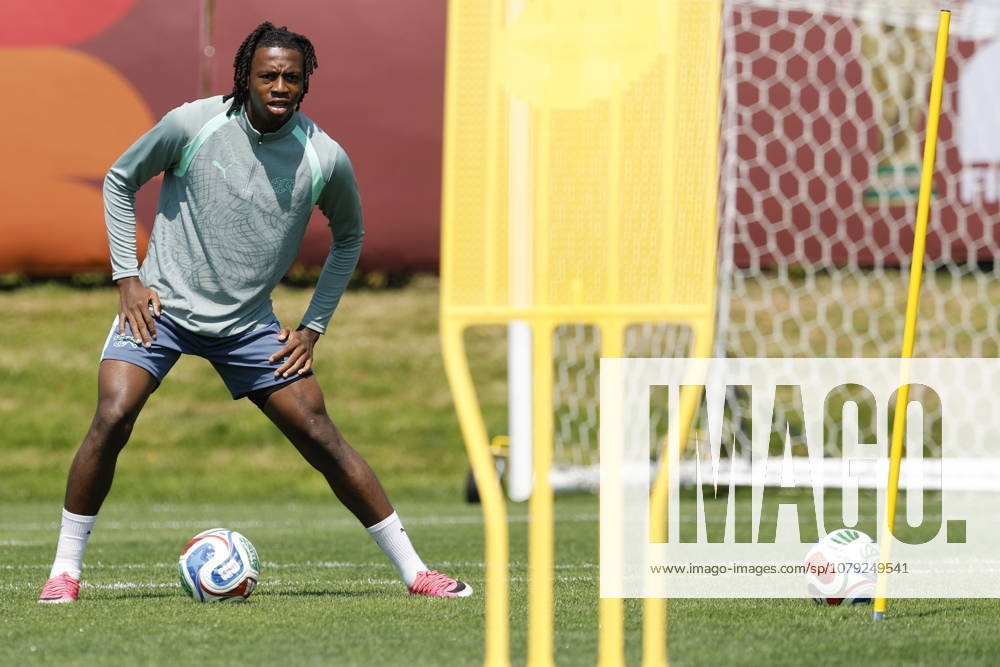 FIFA World Cup, WM, Weltmeisterschaft, Fussball 2026 - Switzerland training session Switzerland s Johan Manzambi attends a training session one day ahead of the FIFA World Cup 2026 Round of 16 match between Switzerland and Colombia, in Vancouver, Canada, Monday, 06 July 2026. VANCOUVER Canada