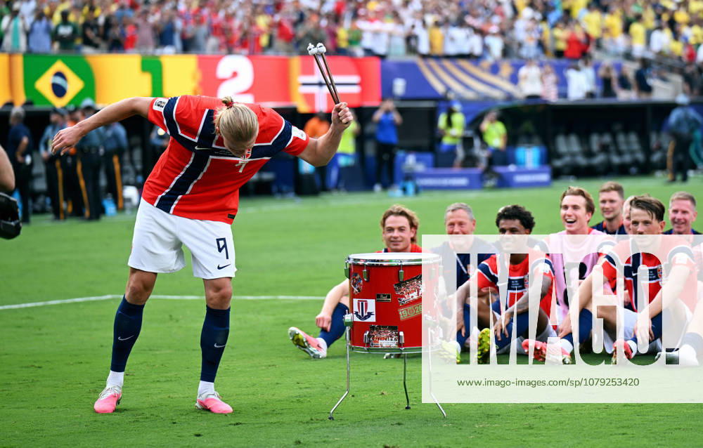 Soccer, International Match, Men s, 2026 FIFA World Cup, Soccer World Cup, USA, Round of 16, MetLife Stadium, New Jersey, Brazil vs. Norway 1-2, Erling Haaland (NOR) beats the drum, cheering, joy, action