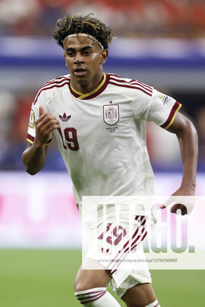 Portugal v Spain: Round of 16 - FIFA World Cup, WM, Weltmeisterschaft, Fussball 2026 Lamine Yamal of Spain running during the FIFA World Cup 2026 Round Of 16 match between Portugal and Spain at Dallas Stadium on July 6, 2026 in Arlington, United States. Arlington Dallas Stadium TX United States