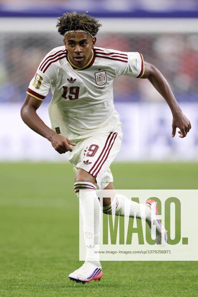 Portugal v Spain: Round of 16 - FIFA World Cup, WM, Weltmeisterschaft, Fussball 2026 Lamine Yamal of Spain running during the FIFA World Cup 2026 Round Of 16 match between Portugal and Spain at Dallas Stadium on July 6, 2026 in Arlington, United States. Arlington Dallas Stadium TX United States