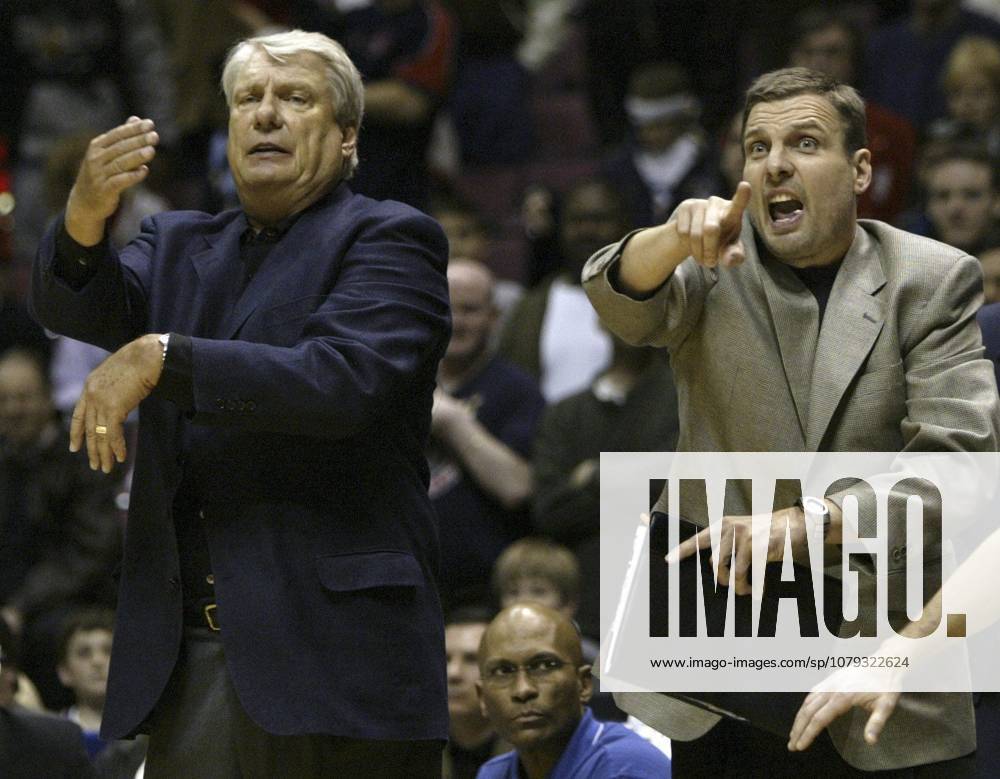 USA NBA, Basketball Herren, USA MAVERICKS NETS USA NBA MAVERICKS NETS epa00157939 Dallas Mavericks head coach Don Nelson and Assistant Coach Donn Nelson at the Continental Airlines Arena in East Rutherford, NJ Sunday 21 March 2004. EAST RUTHERFORD United States