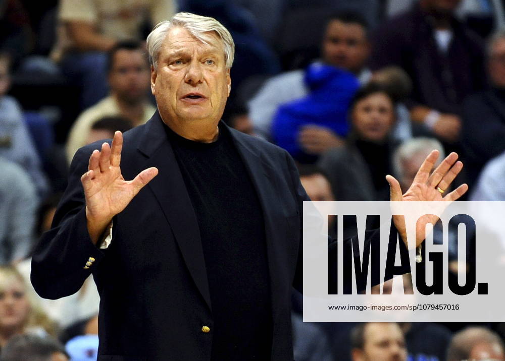 USA BASKETBALL NBA, Basketball Herren, USA Golden State Warriors at Oklahoma City Thunder epa01572329 Golden State Warriors coach Don Nelson against the Oklahoma City Thunder in the second half of the game at the Ford Center in Oklahoma City, Oklahoma, USA, 08 December 2008. Golden State Warriors win 112-102. OKLAHOMA CITY United States