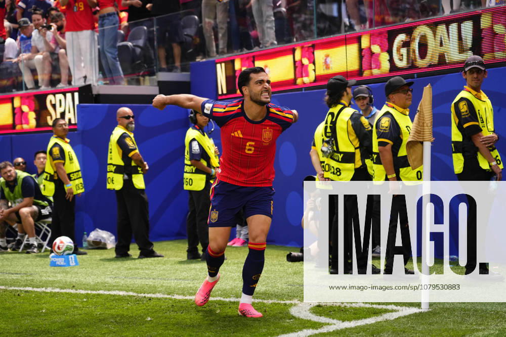 Mikel Merino of Spain celebrates after scoring his team s second goal during the FIFA World Cup, WM, Weltmeisterschaft, Fussball 2026 Quarter Final match between Spain and Belgium at Los Angeles Stadium on July 10, 2026 in Inglewood, California. Inglewood United States - ZUMAa181 20260710_zaa_a181_085