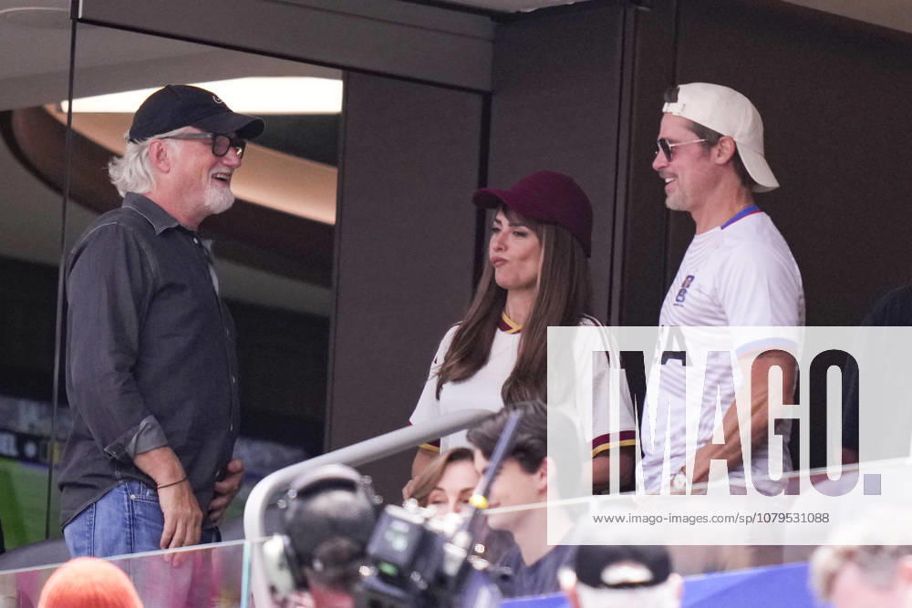 Brad Pitt and Penelope Cruz attend during the FIFA World Cup, WM, Weltmeisterschaft, Fussball 2026 Quarter Final match between Spain and Belgium at Los Angeles Stadium on July 10, 2026 in Inglewood, California. Spain V Belgium: Quarter Final - FIFA World Cup 2026 - ZUMAa181 20260709_zaa_a181_141