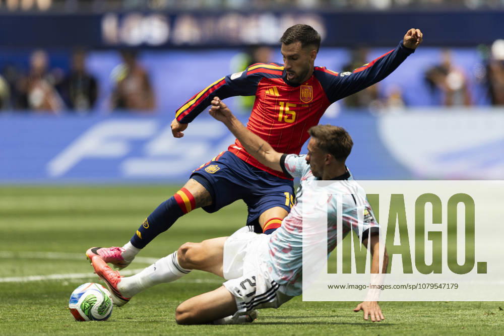 Spain Vs. Belgium FIFA World Cup, WM, Weltmeisterschaft, Fussball quarterfinal soccer match in Los Angeles, USA - 10 Jul 2026 Spain’s Alex Baena (15) and Belgium s Timothy Castagne (21) seen in action during the FIFA World Cup quarterfinal soccer match at SoFi Stadium. Los Angeles United States