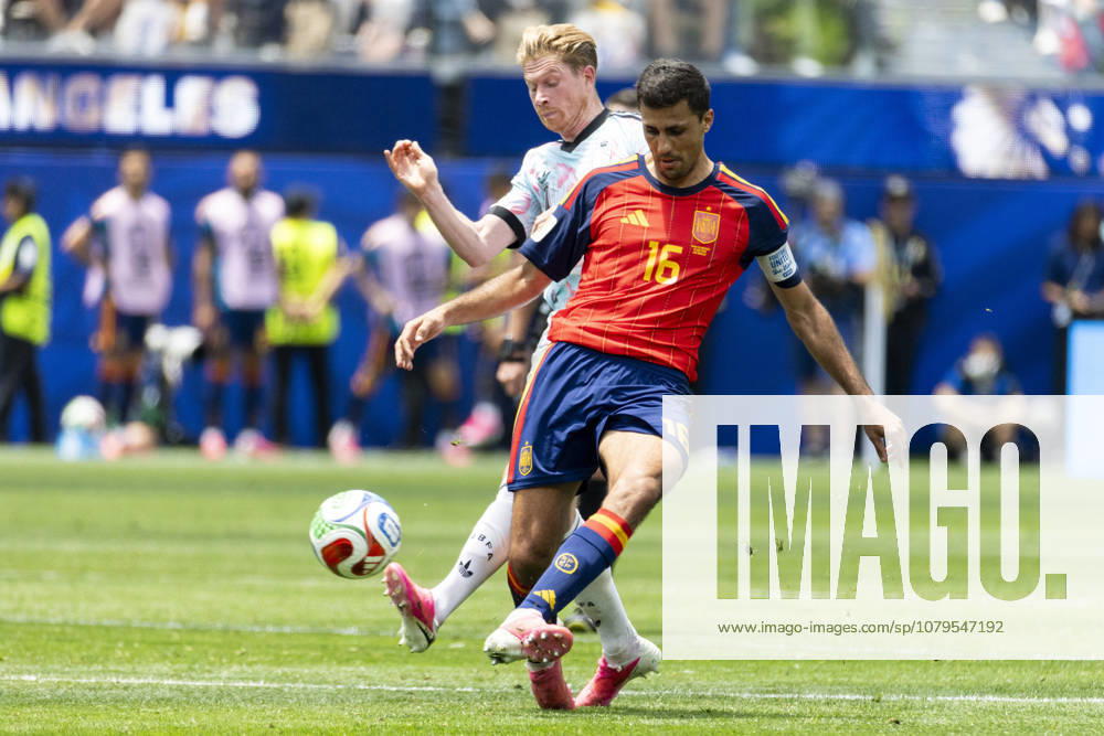 Spain Vs. Belgium FIFA World Cup, WM, Weltmeisterschaft, Fussball quarterfinal soccer match in Los Angeles, USA - 10 Jul 2026 Spain’s Rodri (16) and Belgium s Kevin De Bruyne (7) seen in action during the FIFA World Cup quarterfinal soccer match at SoFi Stadium. Los Angeles United States