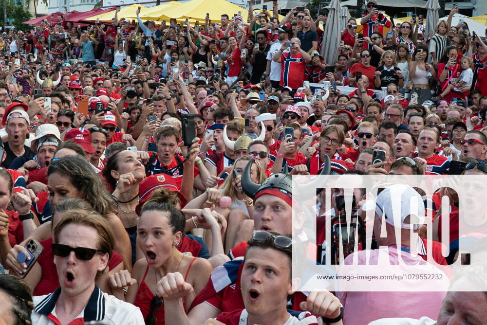 Norwegian fans perform their famous Viking Row in Miami Beach MIAMI BEACH, FLORIDA, UNITED STATES - JULY 10: Hundreds of fans sit down and take their places to perform their now-famous Viking Row during the 2026 FIFA World Cup, WM, Weltmeisterschaft, Fussball celebrations in Miami Beach, Florida, on July 10, 2026. Jesus Olarte Anadolu Miami United States. Editorial use only. Please get in touch for any other usage.