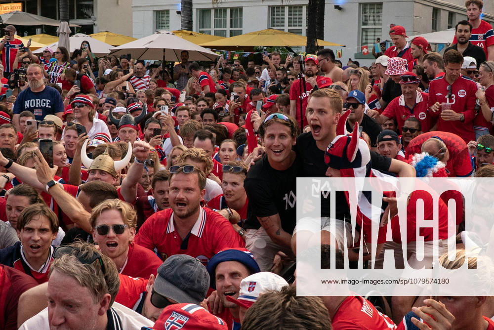 Norwegian fans perform their famous Viking Row in Miami Beach MIAMI BEACH, FLORIDA, UNITED STATES - JULY 10: Hundreds of fans sit down and take their places to perform their now-famous Viking Row during the 2026 FIFA World Cup, WM, Weltmeisterschaft, Fussball celebrations in Miami Beach, Florida, on July 10, 2026. Jesus Olarte Anadolu Miami World. Editorial use only. Please get in touch for any other usage.
