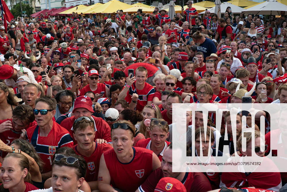 Norwegian fans perform their famous Viking Row in Miami Beach MIAMI BEACH, FLORIDA, UNITED STATES - JULY 10: Hundreds of fans sit down and take their places to perform their now-famous Viking Row during the 2026 FIFA World Cup, WM, Weltmeisterschaft, Fussball celebrations in Miami Beach, Florida, on July 10, 2026. Jesus Olarte Anadolu Miami World. Editorial use only. Please get in touch for any other usage.