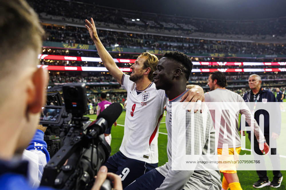 Mexico v England: Round Of 16 - FIFA World Cup, WM, Weltmeisterschaft, Fussball 2026 Mexico City, Mexico - July 5: Harry Kane (L) and Bukayo Saka of England (R) celebrate after winning the FIFA World Cup 2026 Round Of 16 match between Mexico and England at Mexico City Stadium on July 5, 2026 in Mexico City, Mexico Mexico City Mexico City Stadium Mexico Mexico