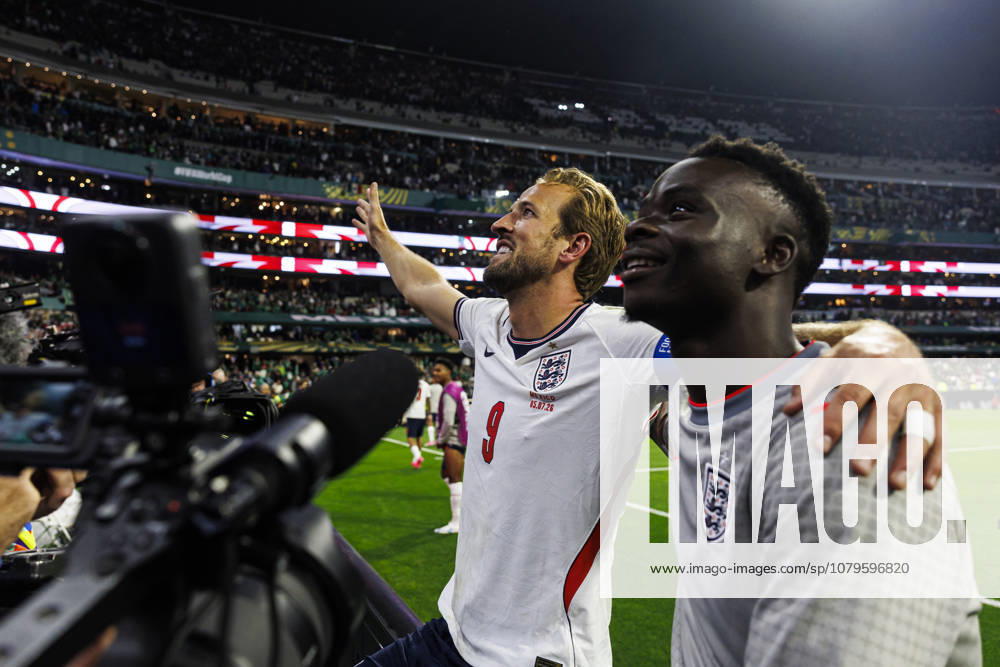 Mexico v England: Round Of 16 - FIFA World Cup, WM, Weltmeisterschaft, Fussball 2026 Mexico City, Mexico - July 5: Harry Kane (L) and Bukayo Saka of England (R) celebrate after winning the FIFA World Cup 2026 Round Of 16 match between Mexico and England at Mexico City Stadium on July 5, 2026 in Mexico City, Mexico Mexico City Mexico City Stadium Mexico Mexico