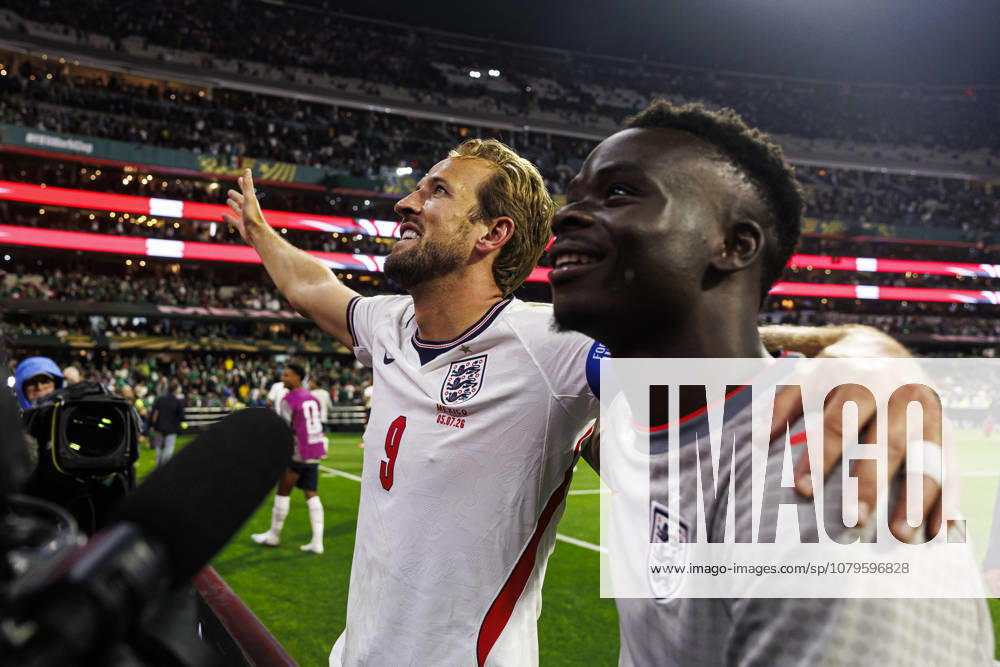 Mexico v England: Round Of 16 - FIFA World Cup, WM, Weltmeisterschaft, Fussball 2026 Mexico City, Mexico - July 5: Harry Kane (L) and Bukayo Saka of England (R) celebrate after winning the FIFA World Cup 2026 Round Of 16 match between Mexico and England at Mexico City Stadium on July 5, 2026 in Mexico City, Mexico Mexico City Mexico City Stadium Mexico Mexico