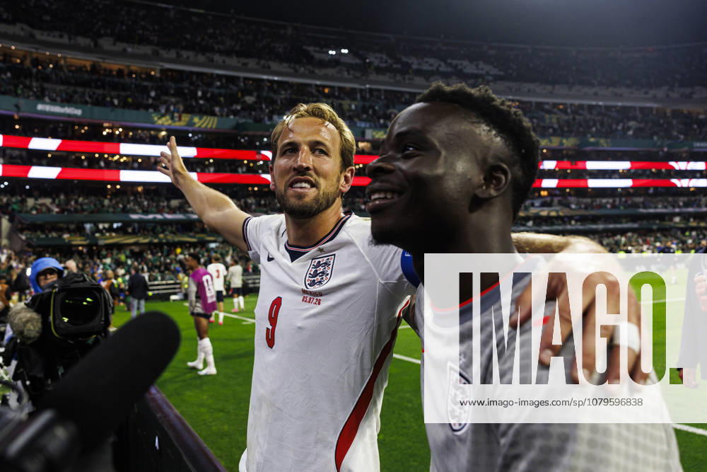 Mexico v England: Round Of 16 - FIFA World Cup, WM, Weltmeisterschaft, Fussball 2026 Mexico City, Mexico - July 5: Harry Kane (L) and Bukayo Saka of England (R) celebrate after winning the FIFA World Cup 2026 Round Of 16 match between Mexico and England at Mexico City Stadium on July 5, 2026 in Mexico City, Mexico Mexico City Mexico City Stadium Mexico Mexico